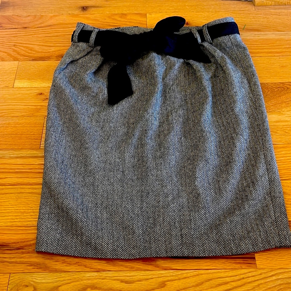 Slightly Pleated; Slightly Tulip-Shaped